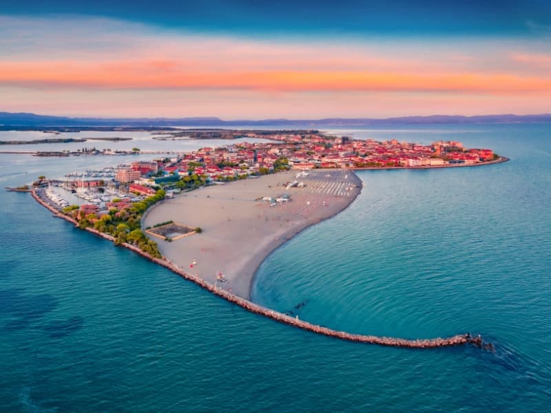 Scopri Grado dal mare